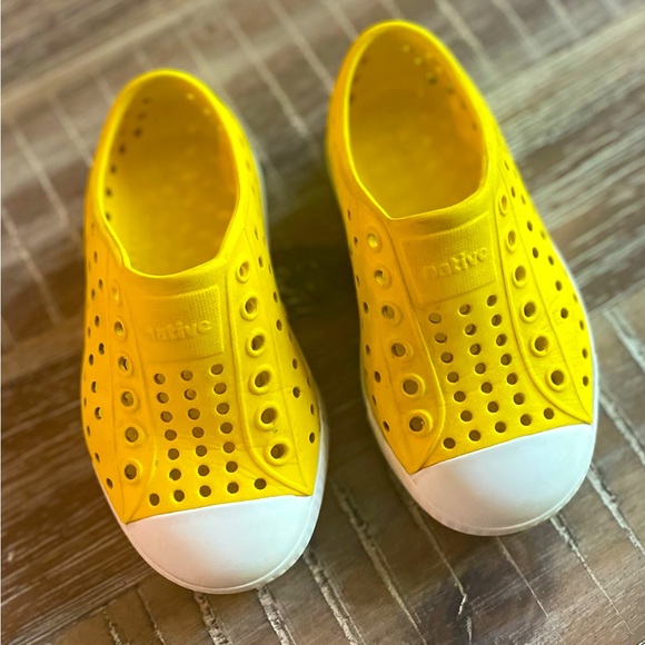 Native Shoes Other - Native Jefferson shoes Yellow